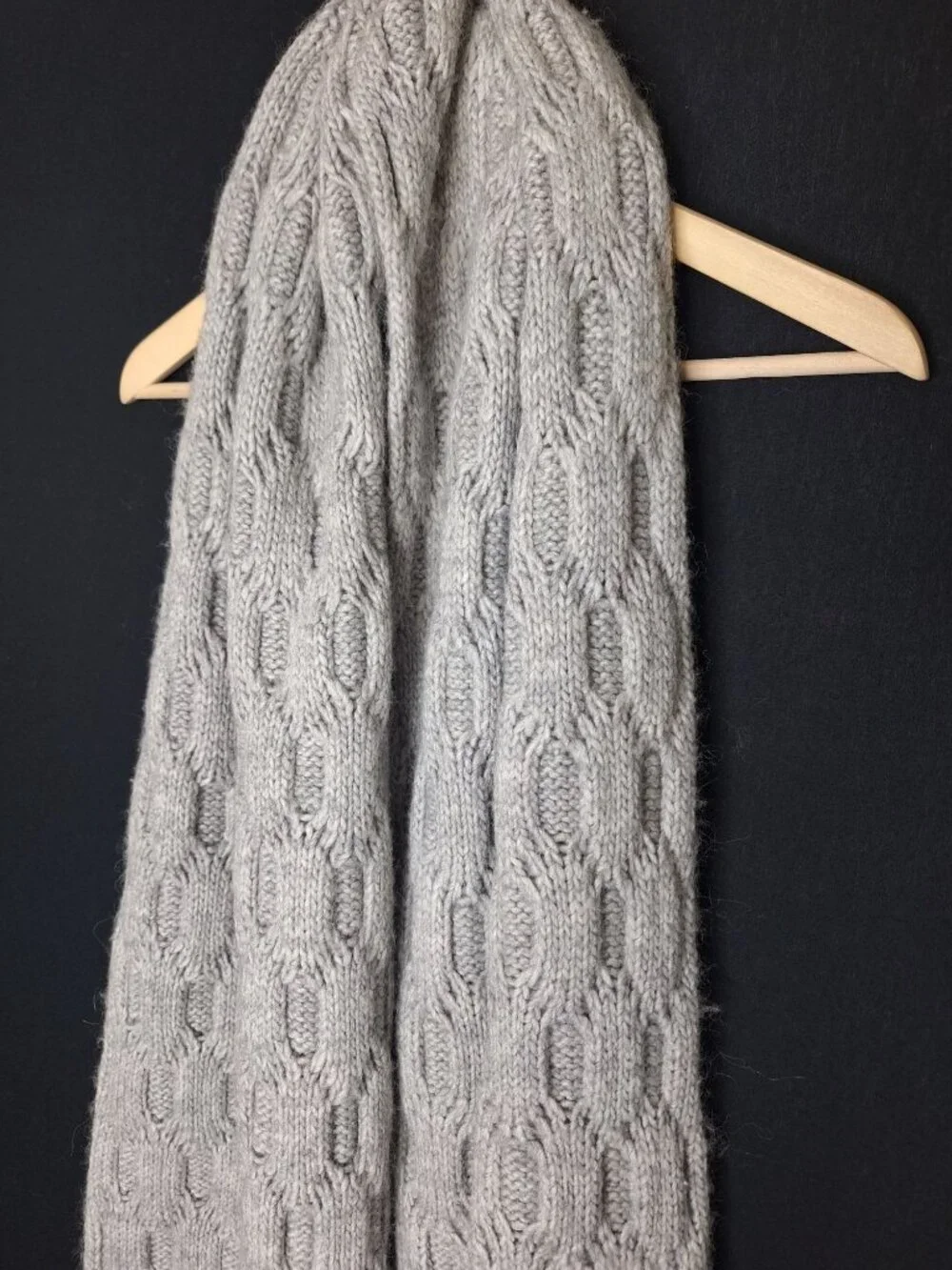 💙 Banana Republic Italian Yarn Oversized Cable Knit Scarf Gray Fringe 82